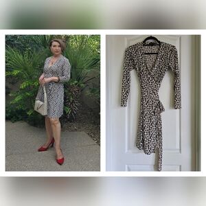 EUC Banana Republic Fashionable Leopard Print Long Sleeve Deep V-Neck Wrap Dress